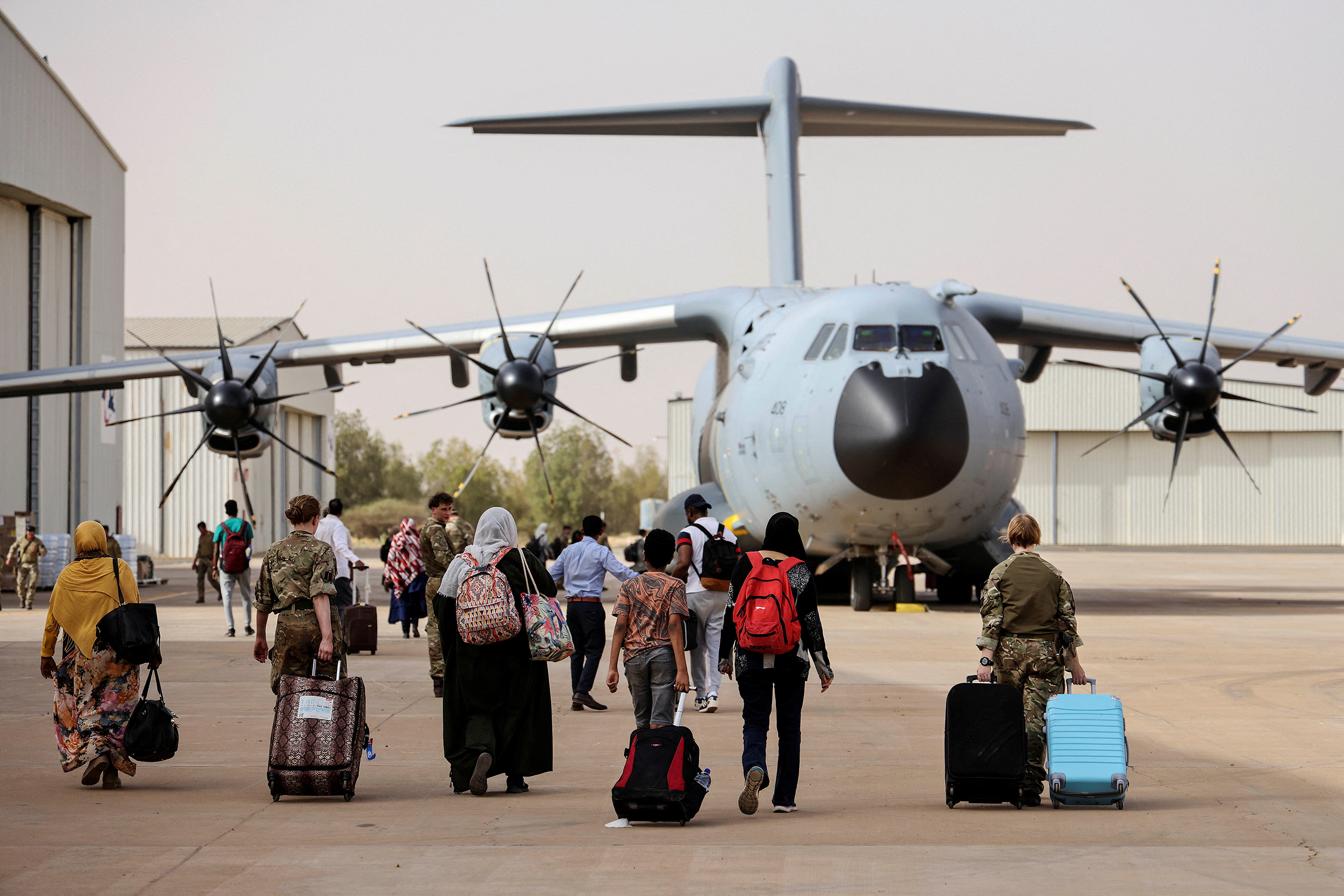 بريطانيا تنهي اليوم إجلاء رعاياها من السودان بطائرات عسكرية