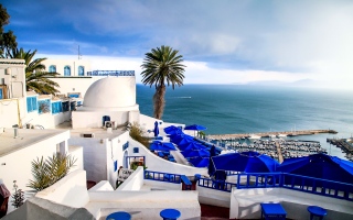 الصورة: الصورة: عائدات السياحة في تونس تقفز 60.3%