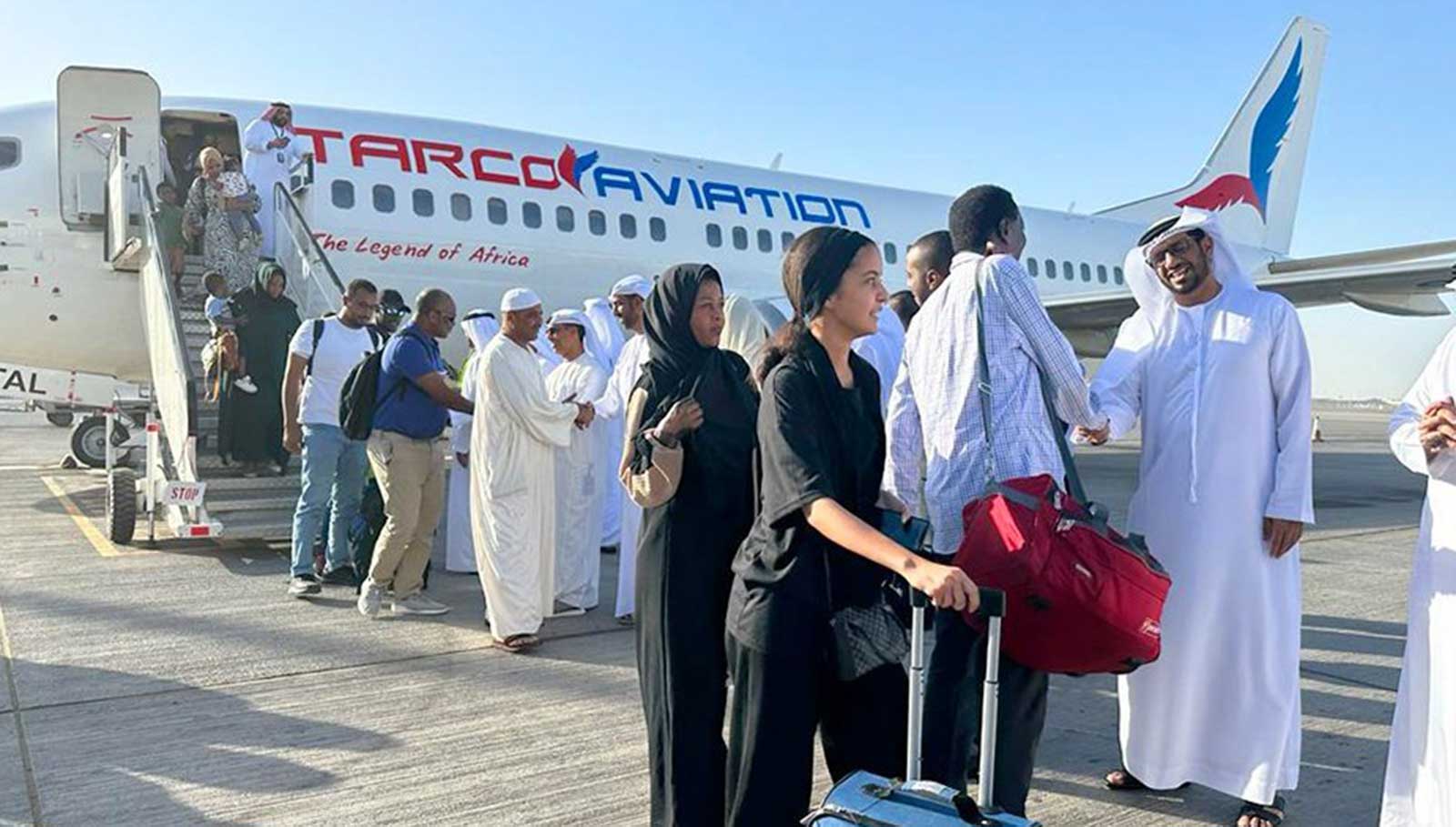 وصول طائرة الإجلاء الثانية إلى الإمارات قادمة من السودان