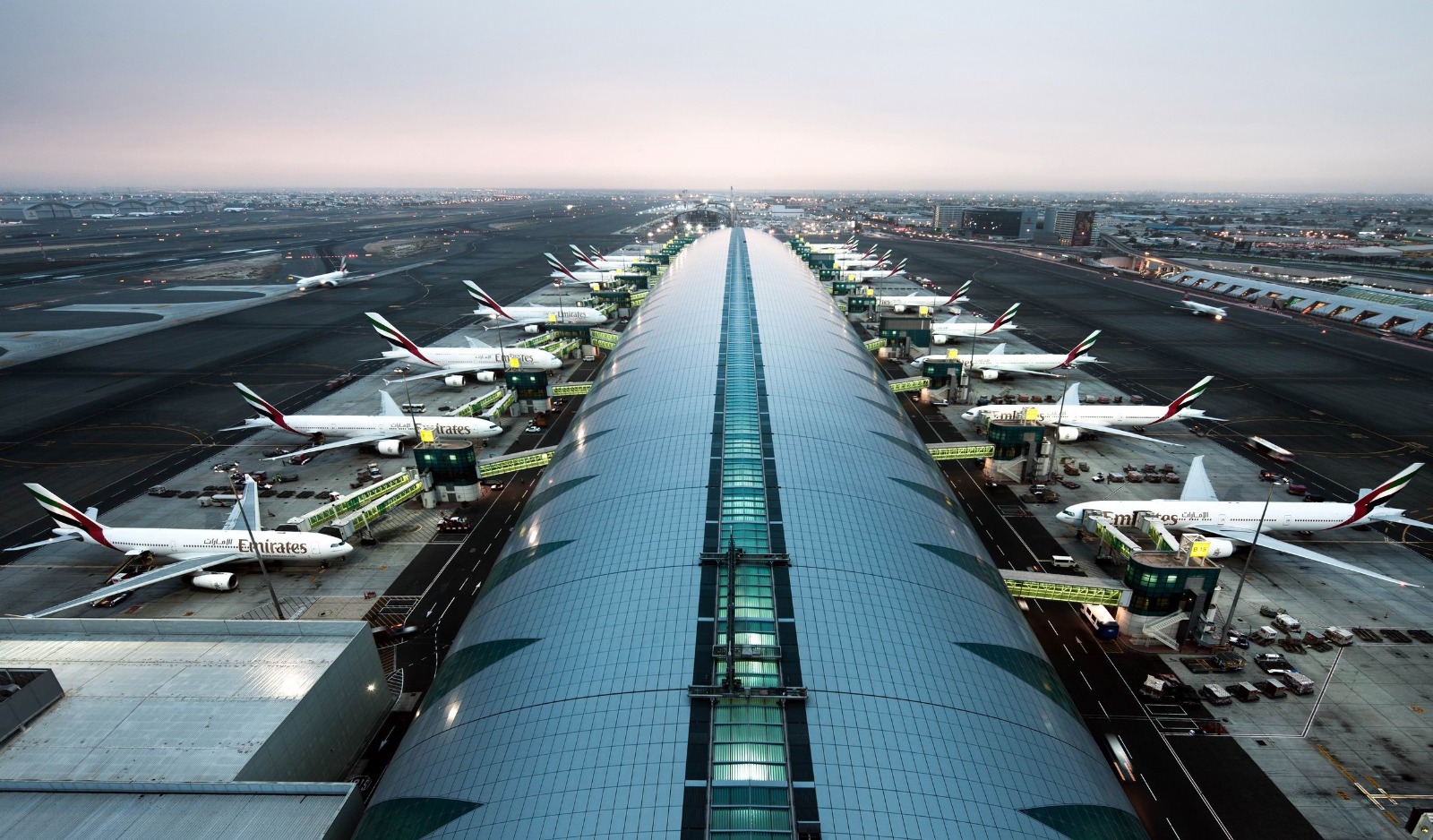 31.8 مليون مسافر عبر مطارات الإمارات خلال الربع الأول 2023 بنمو 56.3%
