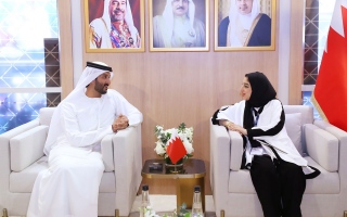 الصورة: الصورة: بن طوق يبحث مع وزيرة السياحة البحرينية تعزيز التعاون السياحي