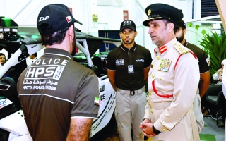 الصورة: الصورة: عبدالله المري يتفقد منصة شرطة دبي