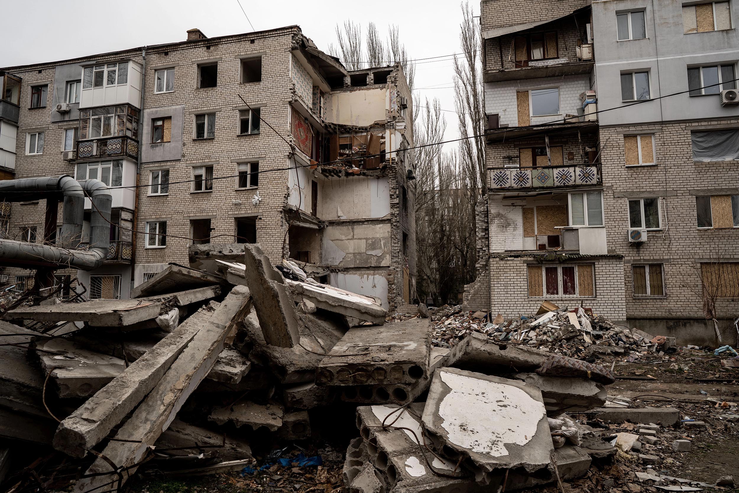 إنذارات لمناطق شرق أوكرانيا من غارات جوية