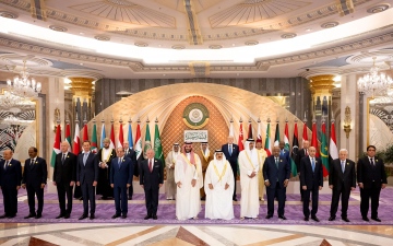 الصورة: الصورة: منصور بن زايد يرأس وفد الدولة في اجتماعات القمة العربية الـ 32