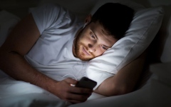 الصورة: الصورة: دراسة تربط بين اضطرابات النوم واستخدام وسائل التواصل