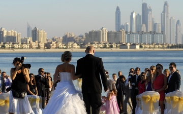 الصورة: الصورة: دبي وجهة البريطانيين الأولى لحفلات الزفاف