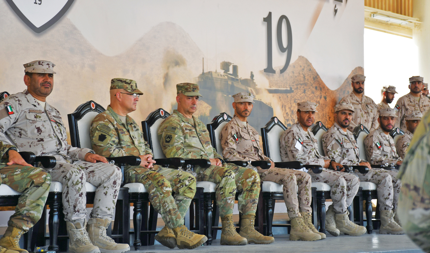 الصورة : كبار الضباط من القوات البرية الإماراتية والجيش الأمريكي خلال التمرين |  وام