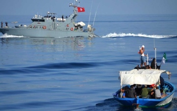 الصورة: الصورة: وفاة طفل غرقاً قبالة سواحل تونس