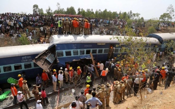 الصورة: الصورة: مصرع 50 شخصاً بتصادم قطارات في الهند (فيديو)