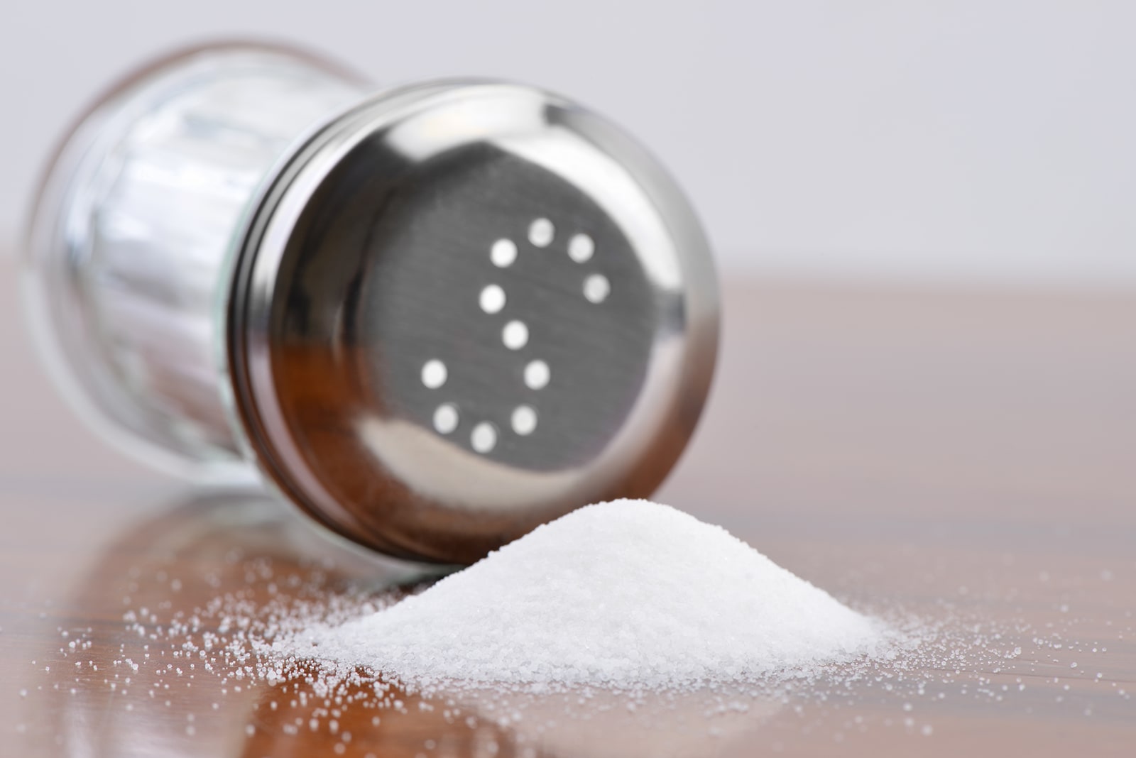 دراسة حديثة تحذر من خطورة الإفراط في تناول الملح