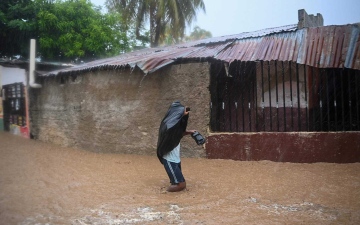 الصورة: الصورة: فيضانات هايتي تحصد 42 قتيلاً