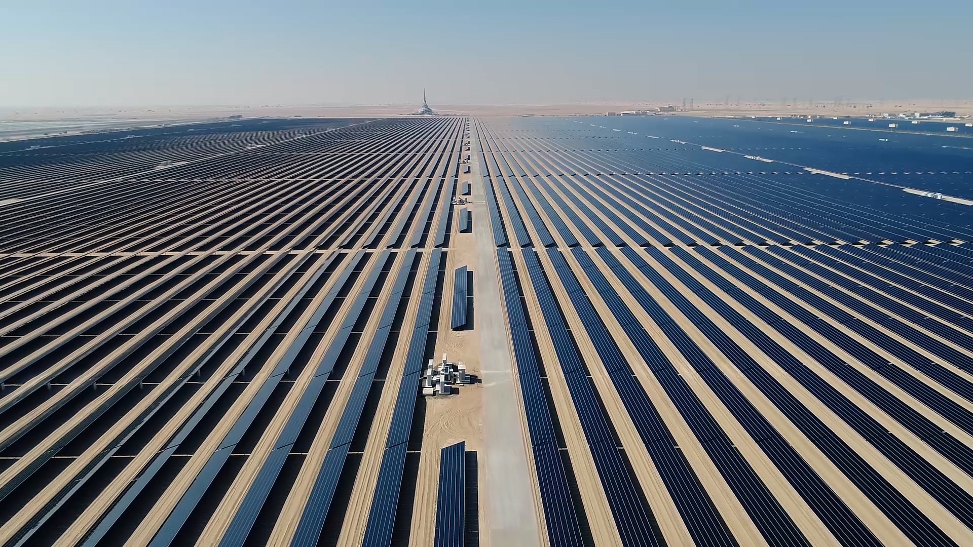 صورة «كهرباء دبي» تتلقى عروضاً لتنفيذ المرحلة الـ6 من «مجمع محمد بن راشد للطاقة الشمسية»