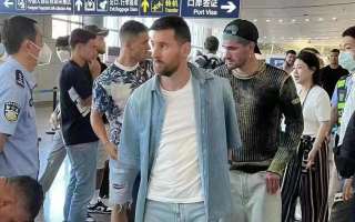 الصورة: الصورة: تفاصيل إيقاف السلطات الصينية للنجم الأرجنتيني ميسي في مطار بكين (فيديو)
