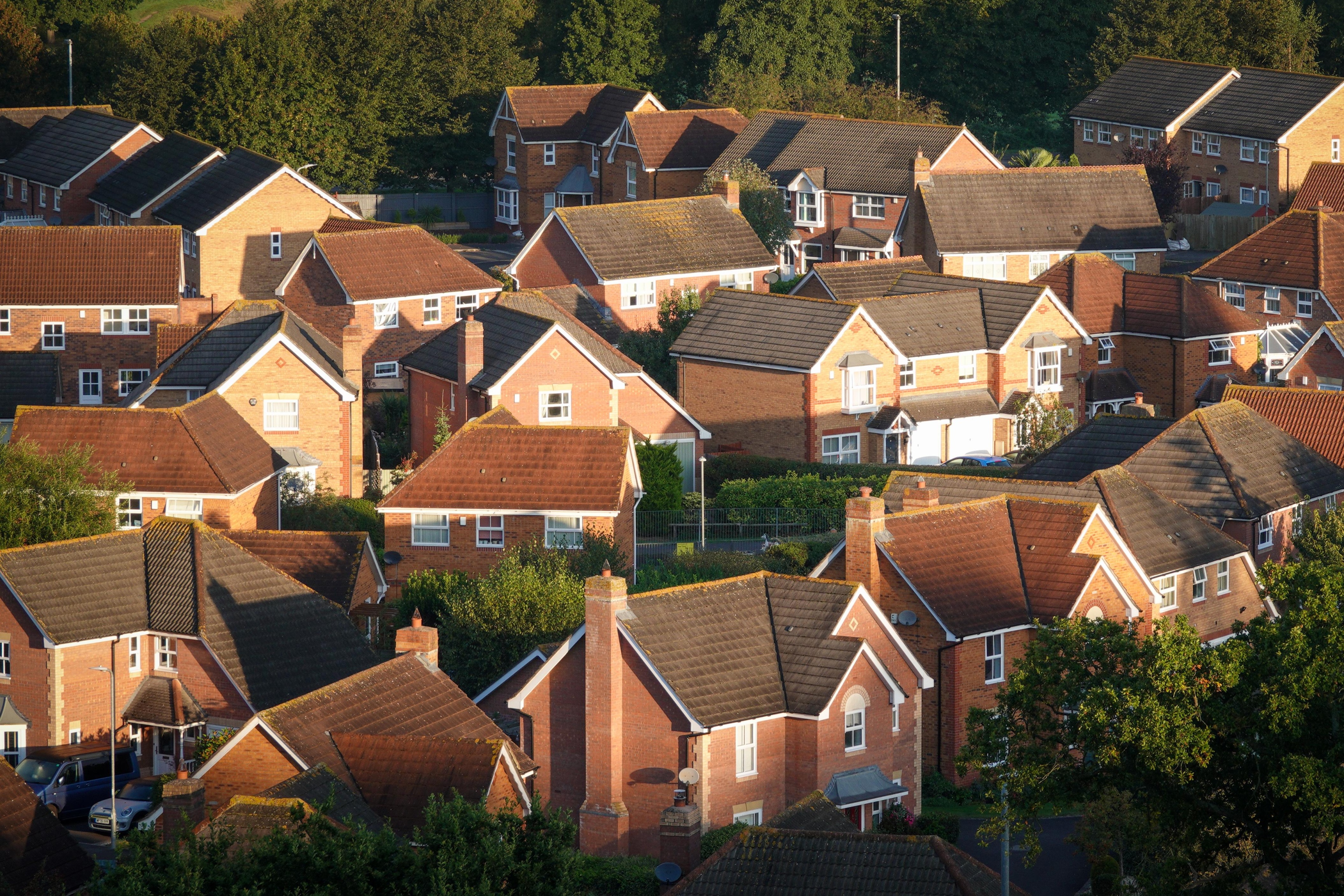 سوق المساكن تصطدم بأسوأ أزمة لنفقات المعيشة في بريطانيا