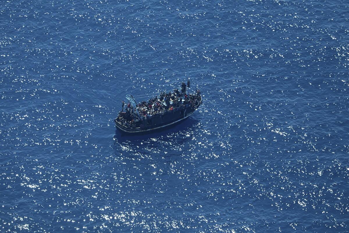 40 مفقوداً في غرق قارب مهاجرين قبالة لامبيدوسا