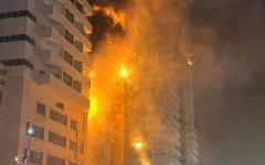 الصورة: الصورة: "دفاع مدني عجمان" تكافح حريقاً اندلع في أحد أبراج عجمان 1