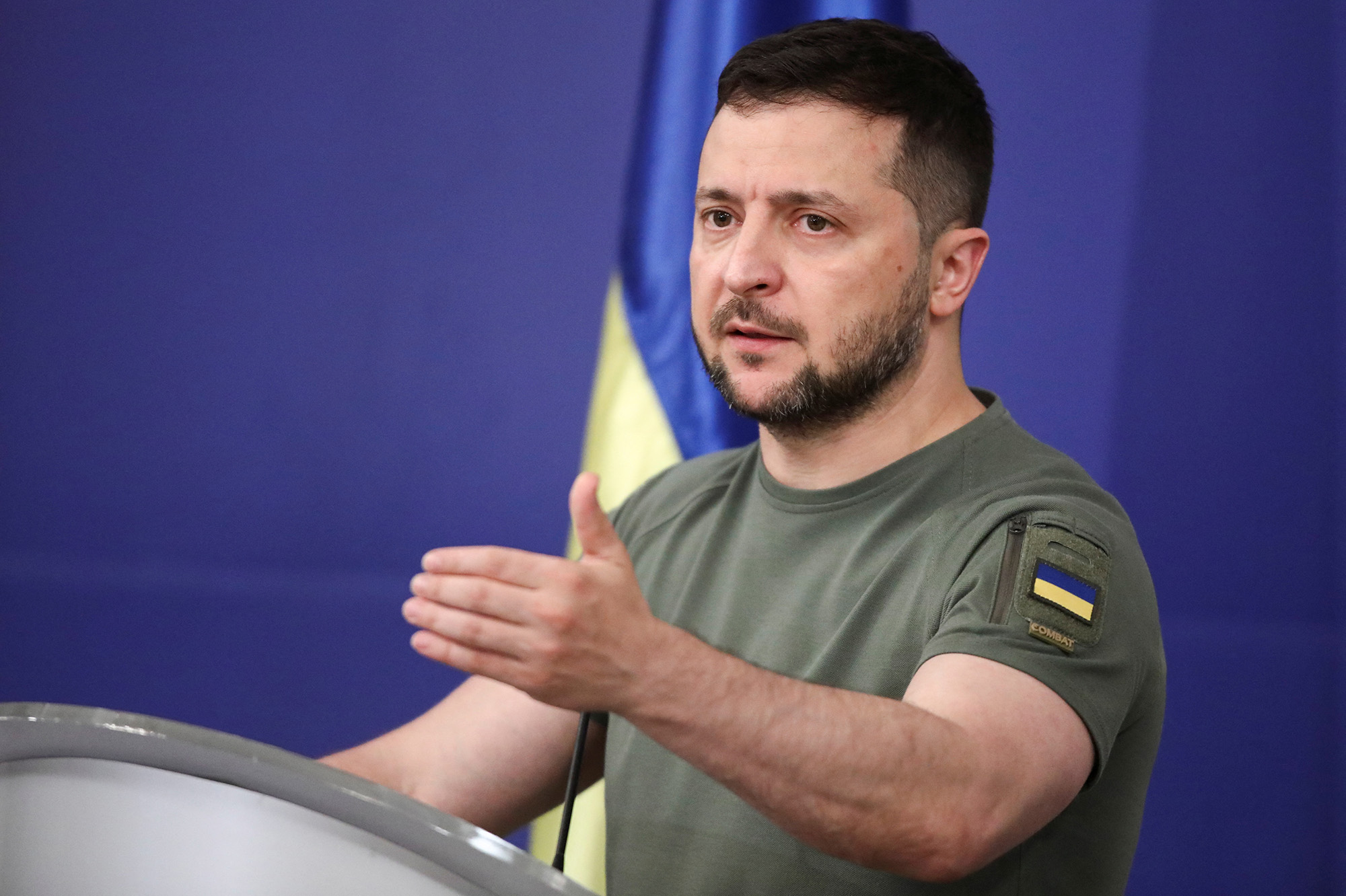 زيلينسكي يناقش في بلغاريا تسليم الأسلحة وآمال أوكرانيا الأطلسية