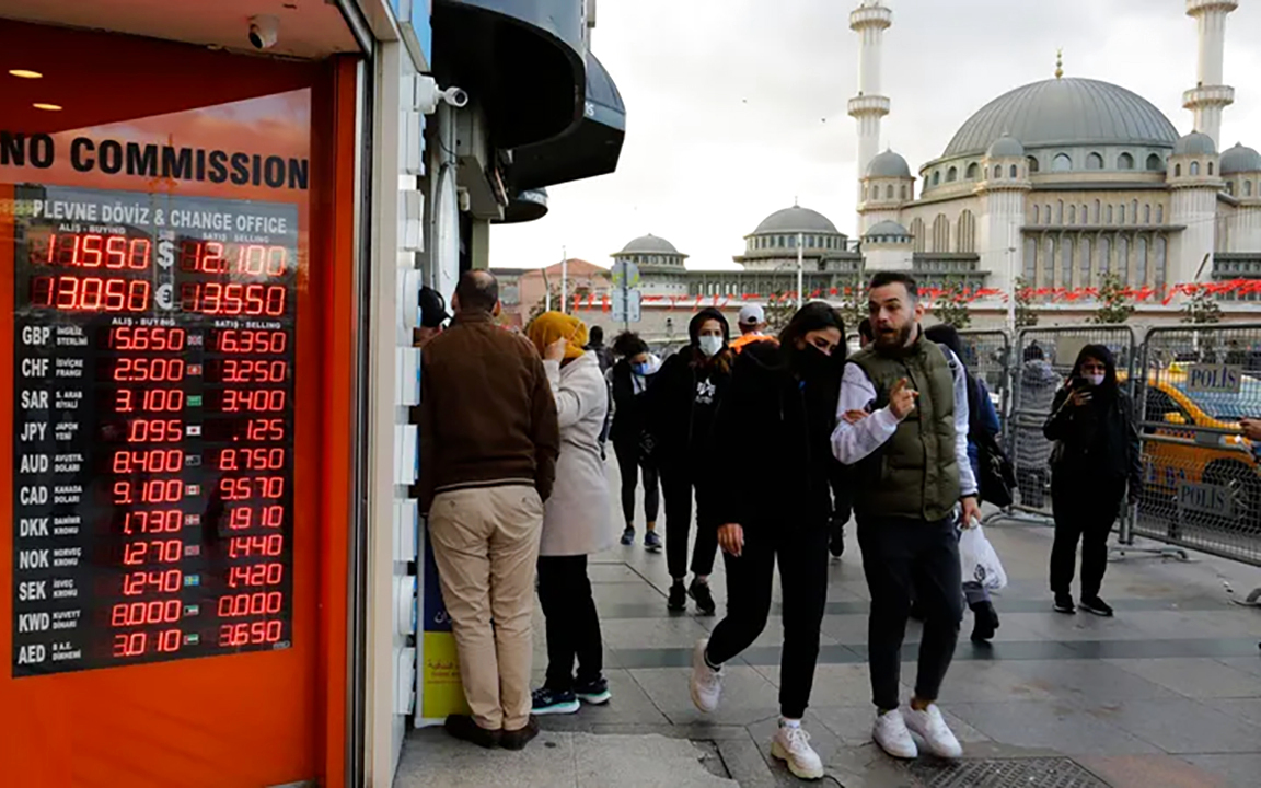 تركيا ترفع ضريبة «القيمة المضافة» و«القروض»