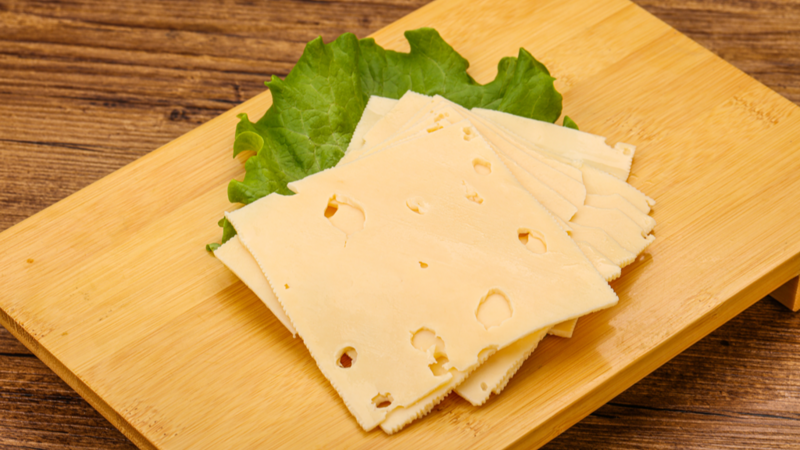 سويسرا تصبح مستورداً صافياً للجبن هذا العام لأول مرة