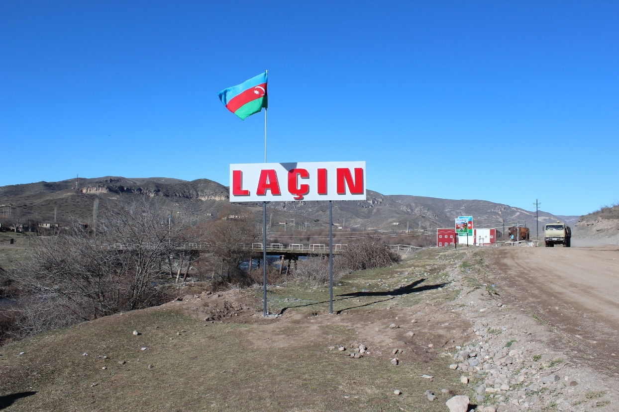 الولايات المتحدة وفرنسا تطالبان أذربيجان بفتح ممر لاتشين