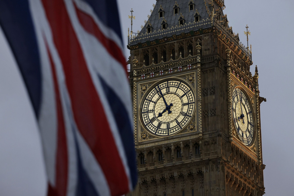 تقرير رسمي يؤكد تدهور أوضاع المالية العامة في بريطانيا