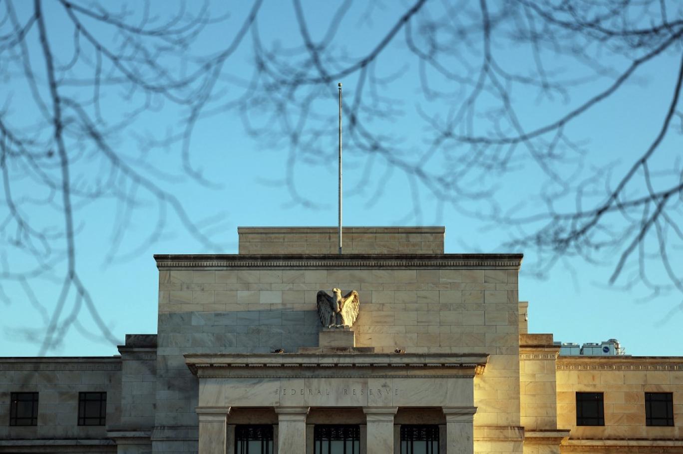 «الاحتياطي الأمريكي» يؤيد رفع معدلات الفائدة مرتين رغم تراجع التضخم