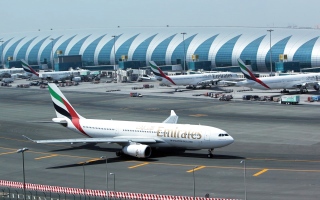الصورة: الصورة: مطار دبي يستحوذ على 8 من أكبر 10 مسارات جوية بالمنطقة خلال يوليو