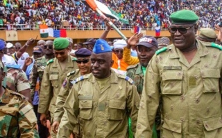 فرنسا تنفي خرق  المجال الجوي للنيجر وتحرير «إرهابيين»
