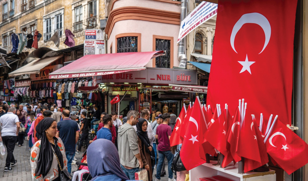 تركيا تطالب البنوك تحويل جزء من الودائع الأجنبية إلى الليرة
