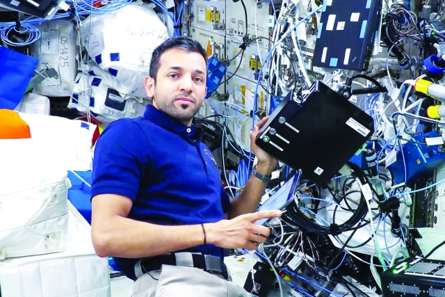 Sultan Al Neyadi achève les travaux sur l’expérience Lumina pour étudier l’étendue du rayonnement spatial