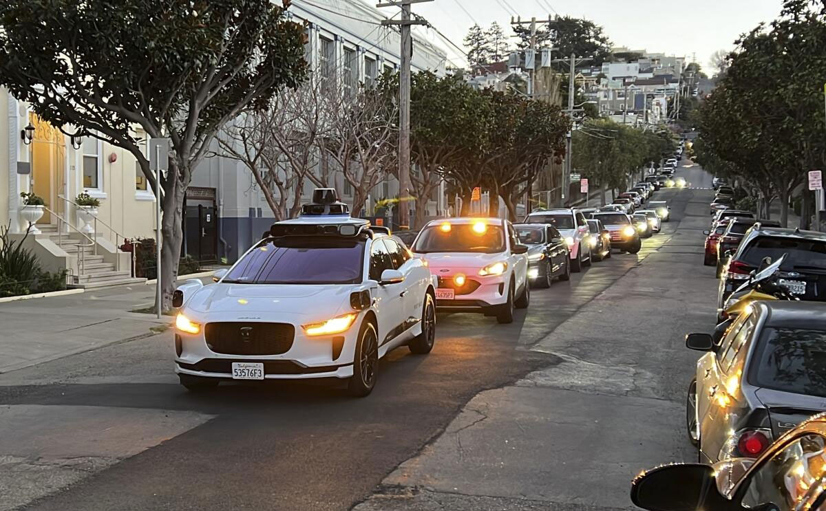 تقليص عدد سيارات الأجرة ذاتية القيادة في شوارع سان فرانسيسكو إلى النصف