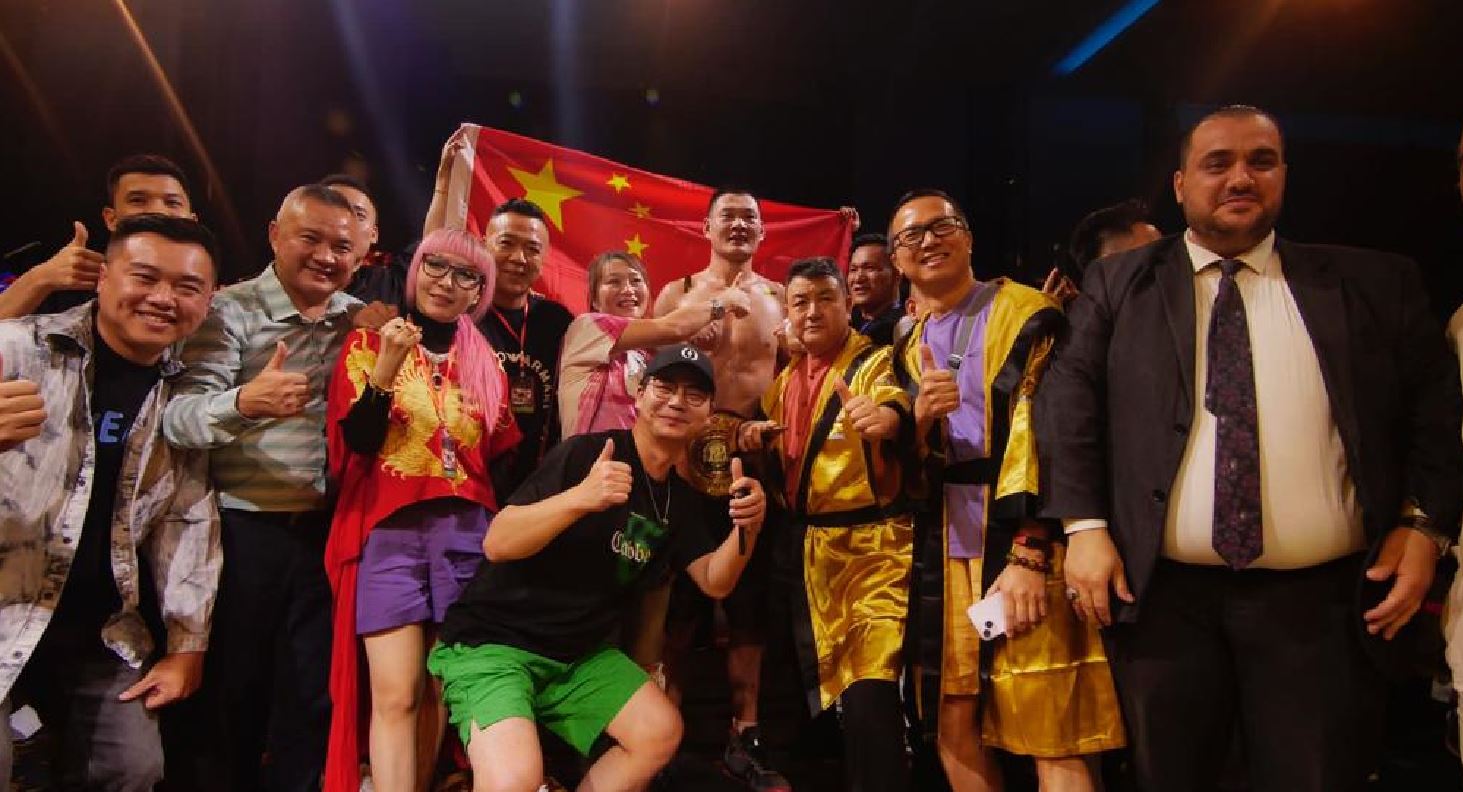 بطولة «رابطة الملاكمة العالمية» تنهي جولتها بنجاح في دبي