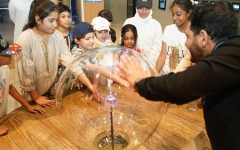 الصورة: الصورة: مركز الابتكار في «كهرباء دبي» يثري الأنشطة التعليمية