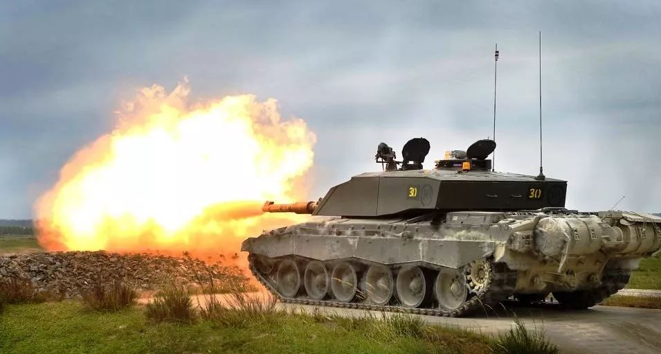 تدمير دبابة من طراز تشالنجر 2 في أوكرانيا