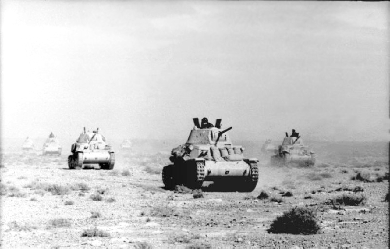 الصورة : 1940 القوات الإيطالية تغزو مصر وذلك أثناء الحرب العالمية الثانية.