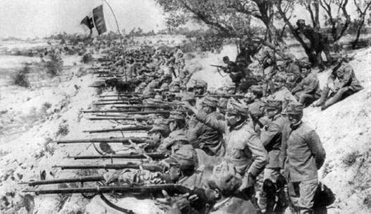 الصورة : 1915 الحرب العالمية الأولى: معركة إيسونزو السابعة التي انتصرت فيها إيطاليا على النمسا-المجر.