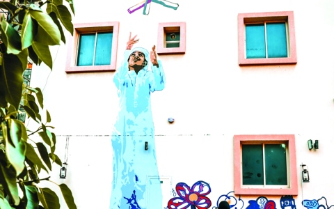 الصورة: الصورة: جدارية اليوله في عجمان