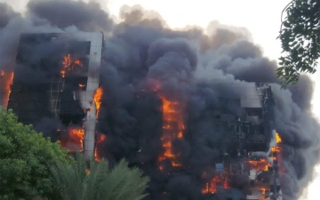 الصورة: الصورة: تدمير برج من المعالم الرئيسة في السودان