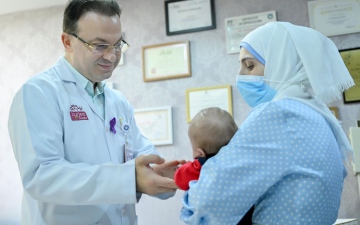 الصورة: الصورة: أردنية تتغلب على السرطان وتضع مولودها في أبوظبي
