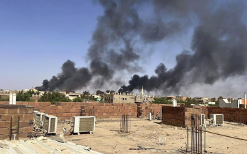 الصورة: الصورة: السودان.. اشتباكات عنيفة مستمرة في الخرطوم