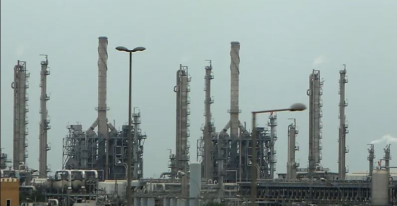 شركة البترول الوطنية الكويتية: حريق في مصفاة ميناء الأحمدي ورجال الإطفاء يحاولون إخماده