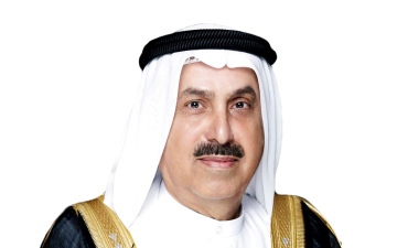 الصورة: الصورة: صقر غباش يهنئ رئيس مجلس الشورى السعودي