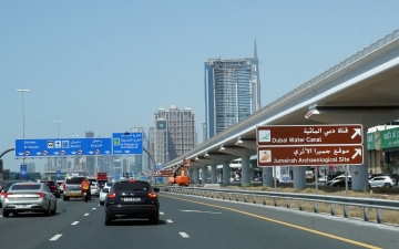 الصورة: الصورة: «طرق دبي» تؤتمت تصاريح اللوحات الإرشادية التكميلية عبر موقعها الإلكتروني