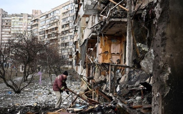 الصورة: الصورة: مقتل شخصين وإصابة 8  في قصف روسي على جنوب أوكرانيا
