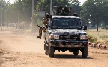 الصورة: الصورة: قوات الأمن النيجيرية تنقذ 14 طالبا جامعيا مخطوفين