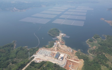 الصورة: الصورة: «مصدر» توسع محطة «شيراتا» للطاقة الشمسية العائمة في إندونيسيا