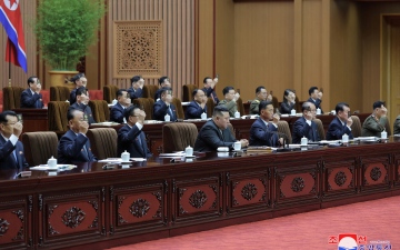 الصورة: الصورة: أكد أنه لا يجوز لأحد انتهاكه .. الزعيم كيم جونغ أون يقرّ قانوناً دستوريا يعتبر كوريا الشمالية قوة نووية
