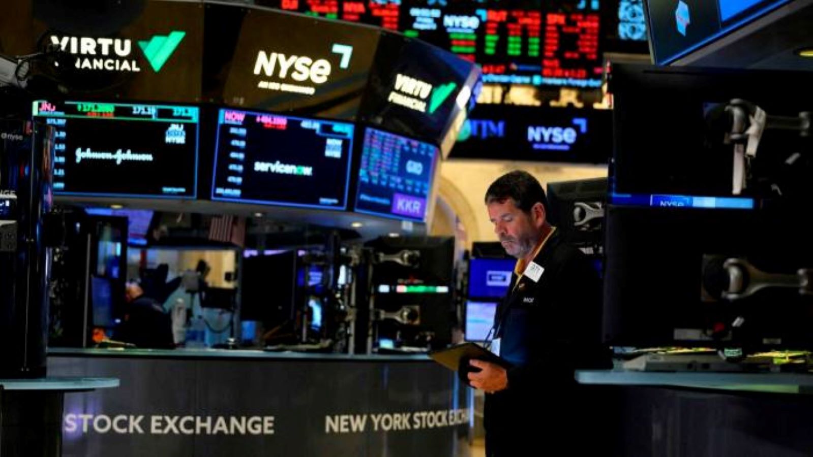 مؤشرات الأسهم الرئيسية في بورصة وول ستريت الأمريكية تغلق على تباين
