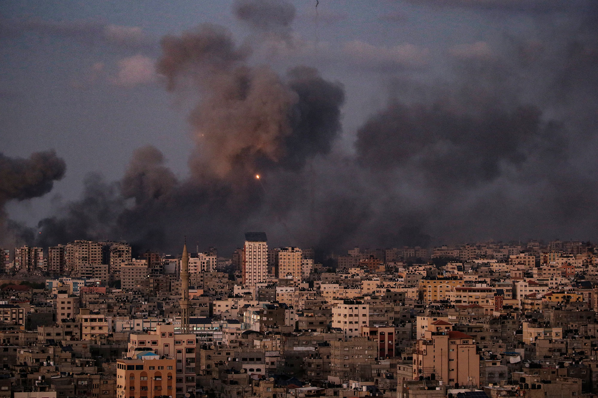 وزارة الصحة في غزة تعلن ارتفاع حصيلة القصف الإسرائيلي إلى 1900 قتيل بينهم 614 طفلاً