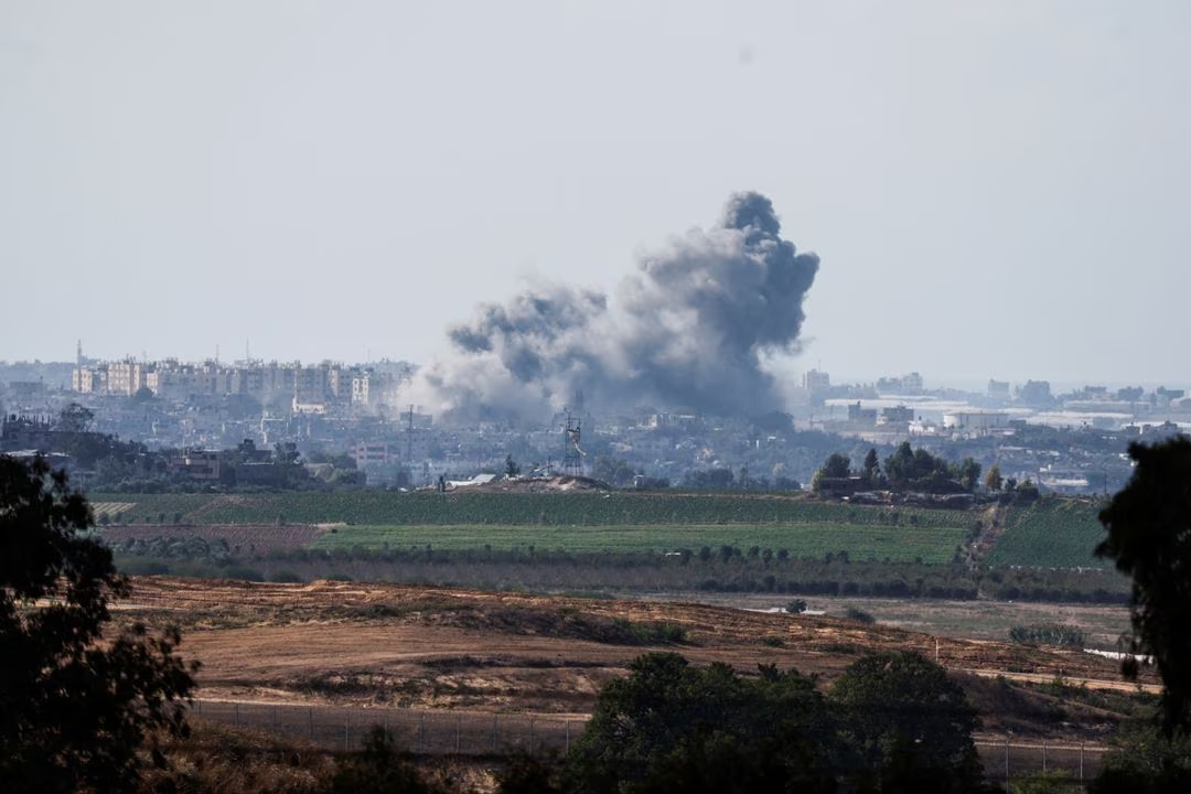 ترقب إعادة فتح معبر رفح وإسرائيل تستعد لاجتياح بري لقطاع غزة
